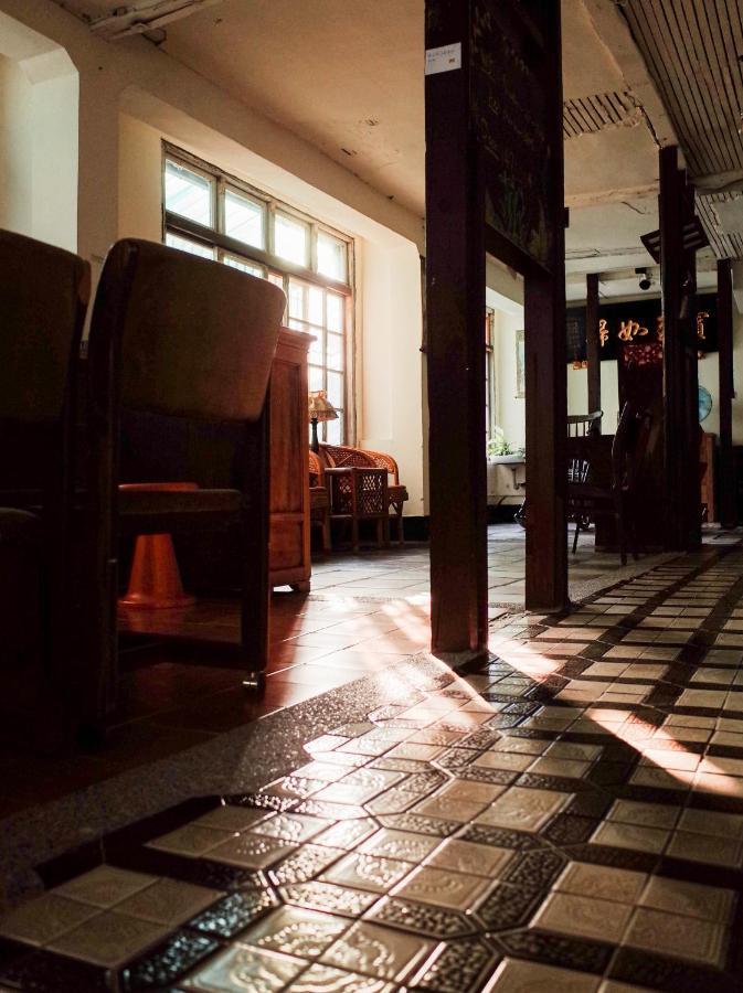 Neat Hostel Tainan Exterior foto
