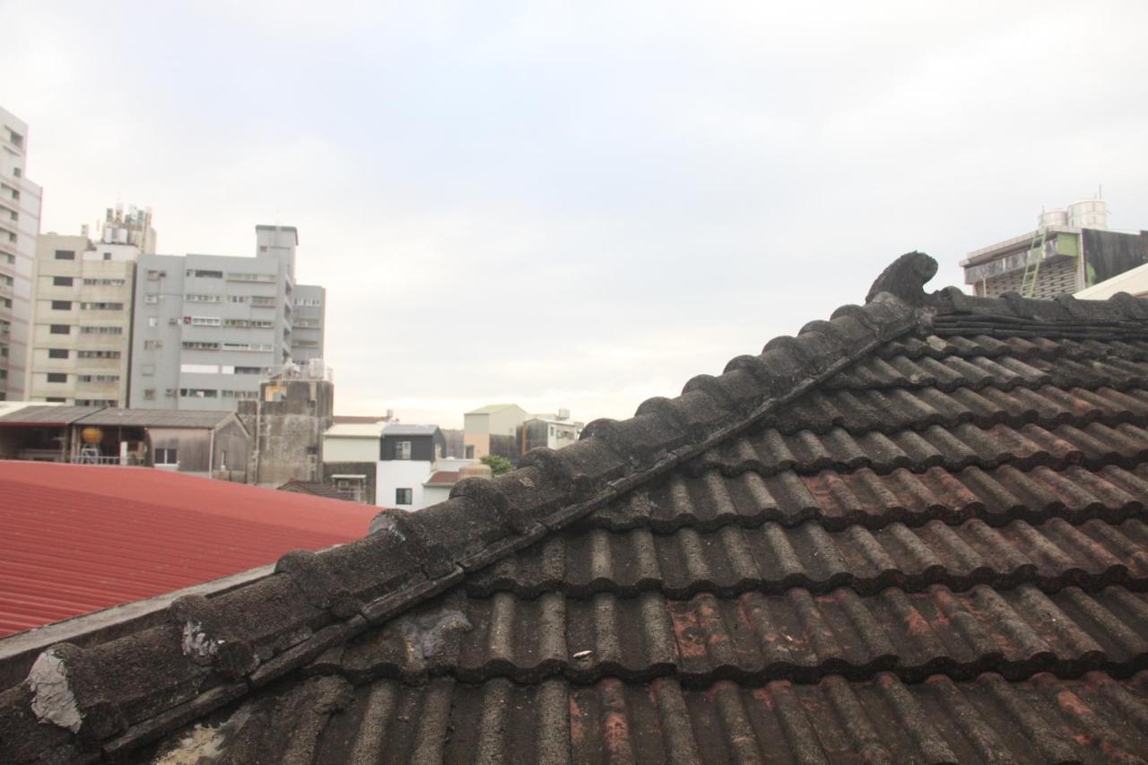 Neat Hostel Tainan Exterior foto