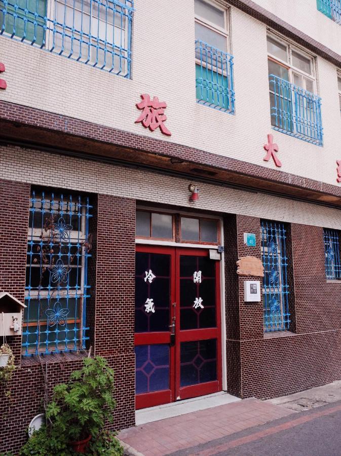 Neat Hostel Tainan Exterior foto