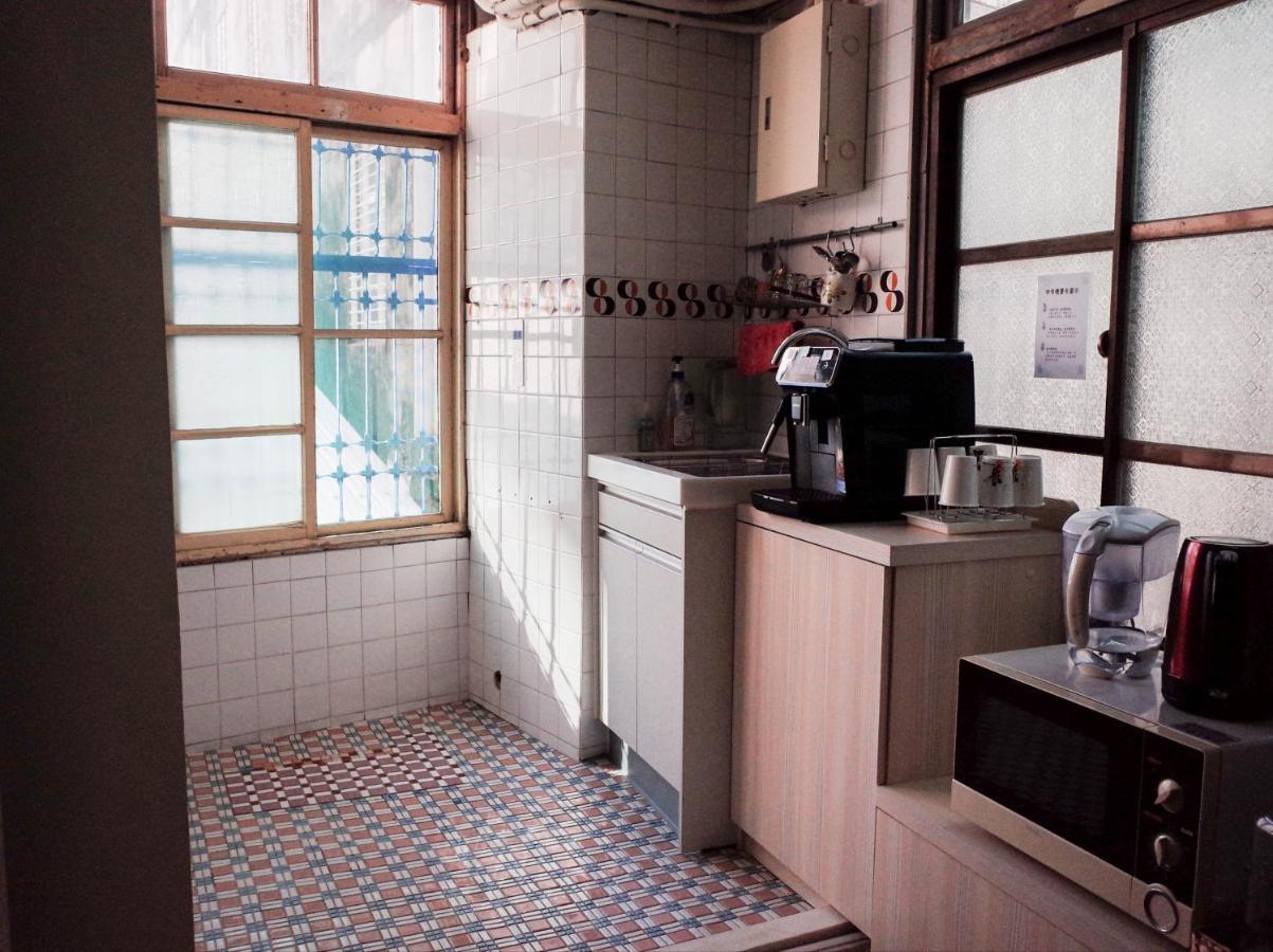 Neat Hostel Tainan Exterior foto