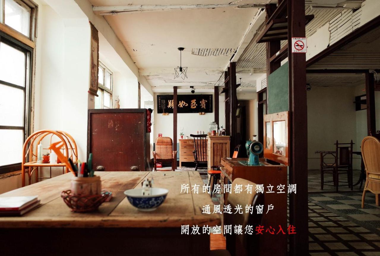 Neat Hostel Tainan Exterior foto